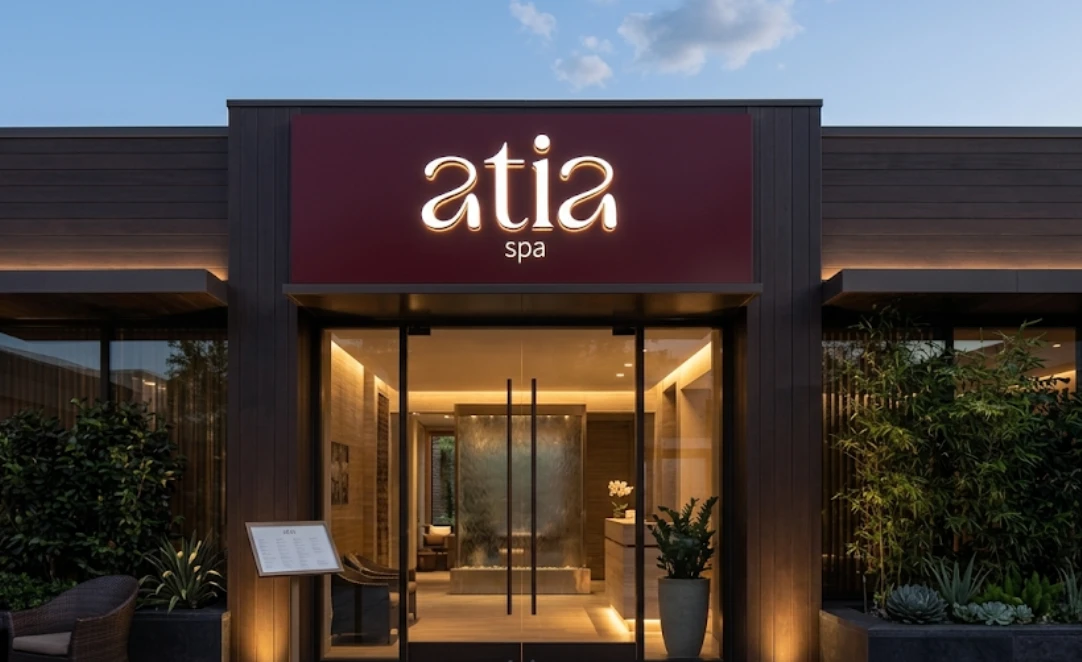Mockup de la fachada de Atia Spa al atardecer
